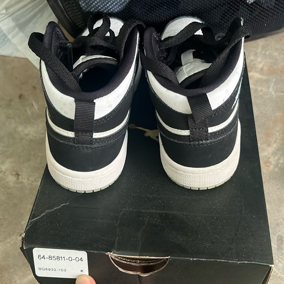 Kids Jordan 1 Mid SE - Picture 4 of 6